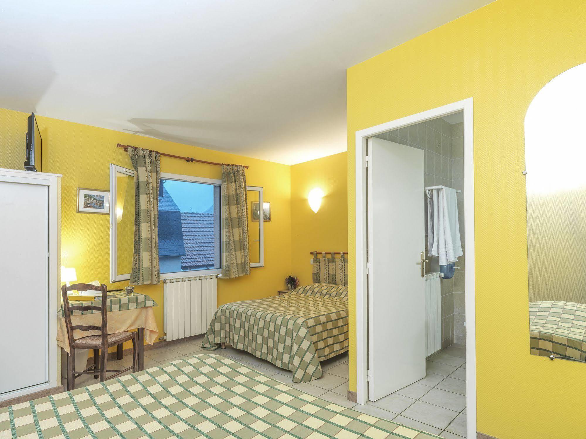 Auberge De L'Isard Saint-Denis  Exterior photo