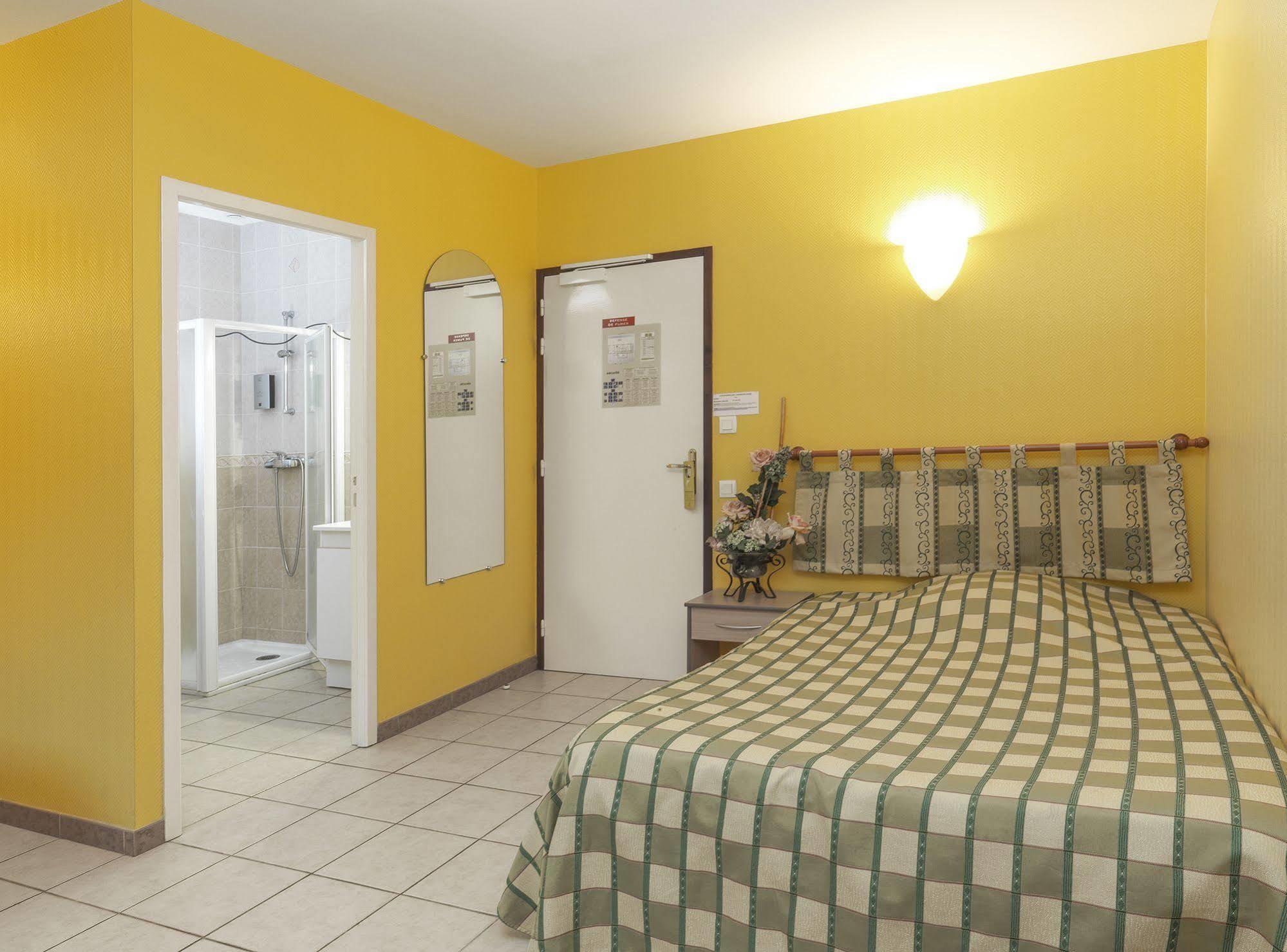 Auberge De L'Isard Saint-Denis  Exterior photo